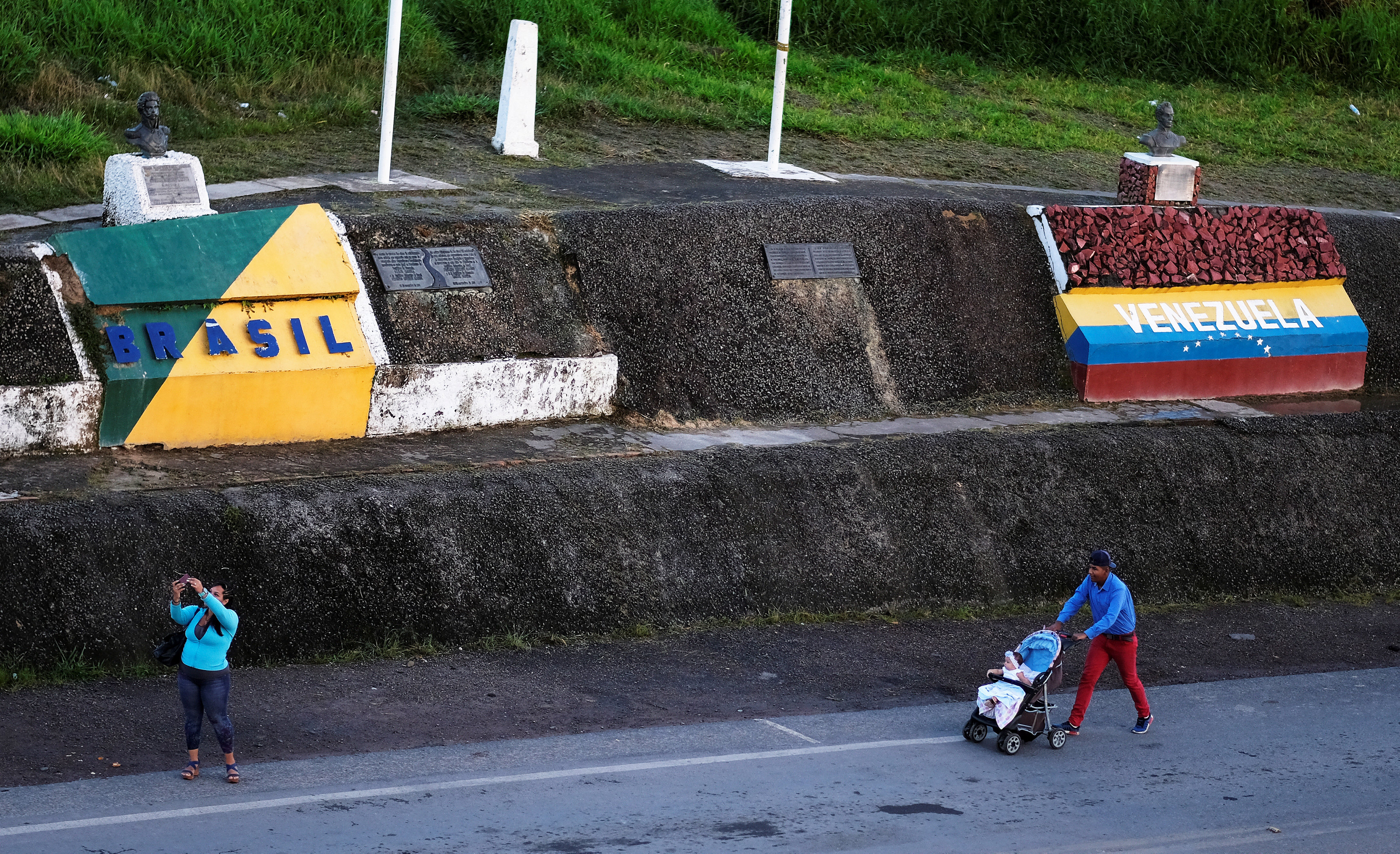 Maduro decidió cerrar totalmente la frontera terrestre con Brasil (VIDEO)