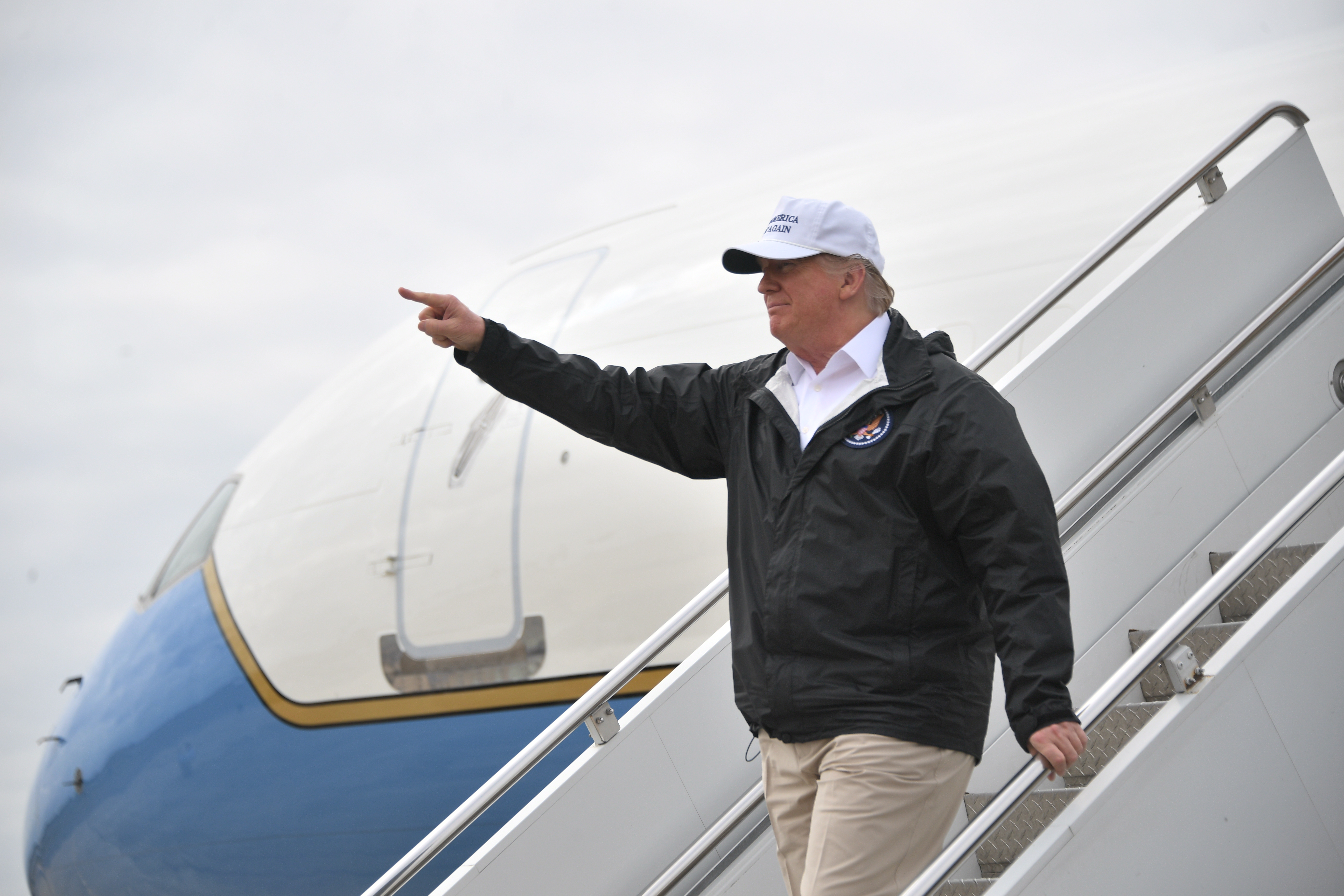 Trump llega a la frontera con México para defender su proyecto de muro