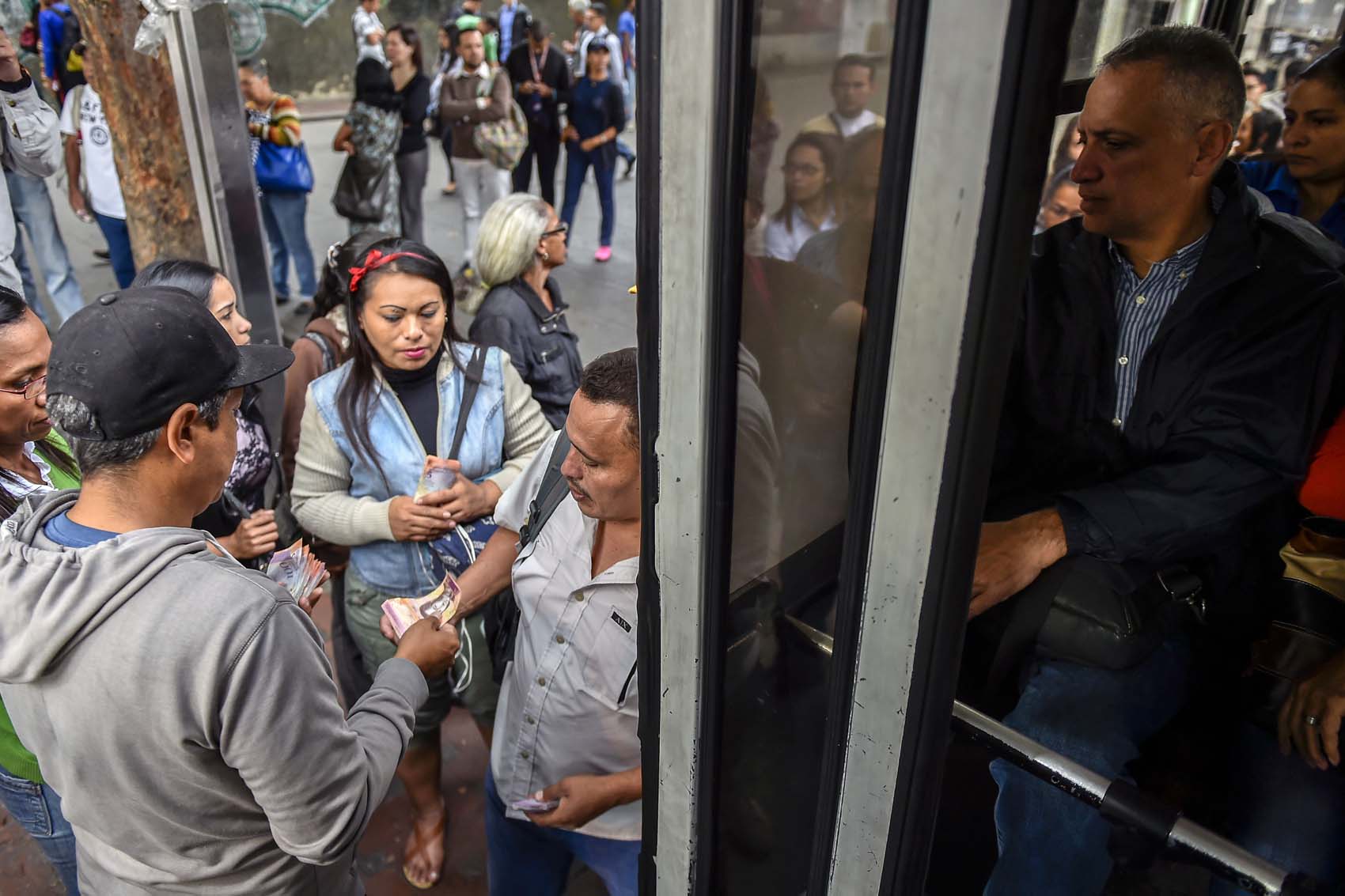 “Es una grosería”: Larenses consideran “impagable” el precio del pasaje urbano en la entidad