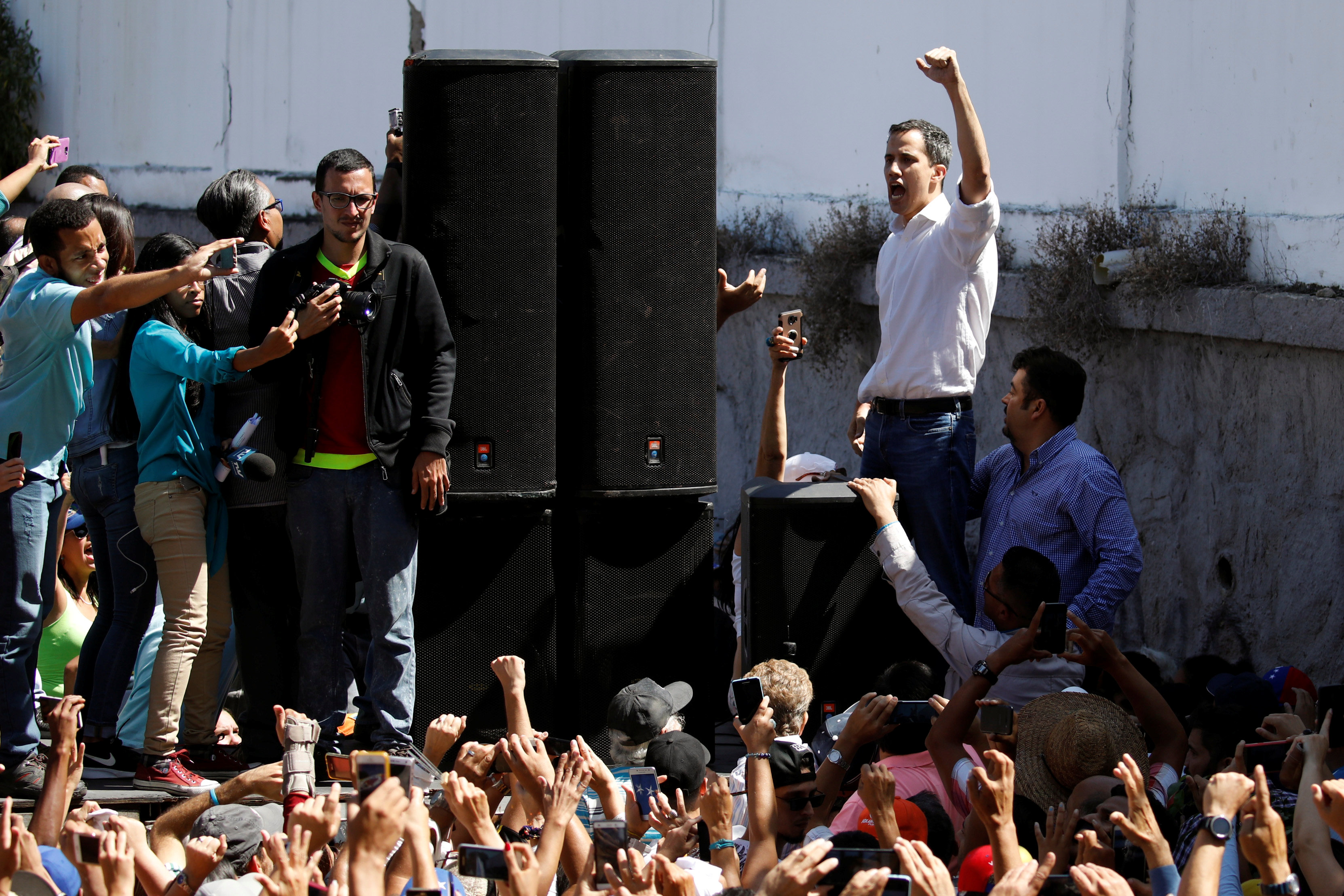 Breve detención de Guaidó expone contradicciones del régimen de Maduro