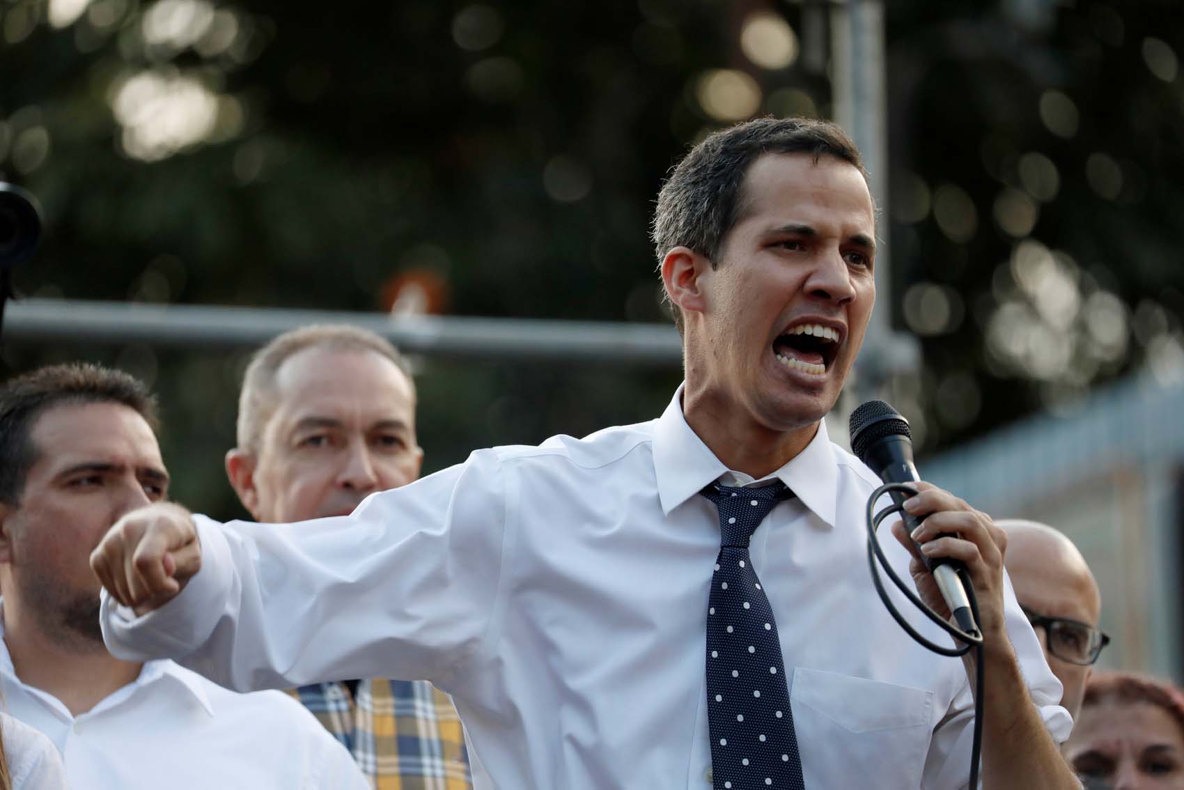 Guaidó: Las protestas en zonas populares de Caracas demuestran que no hay talanqueras que saltar