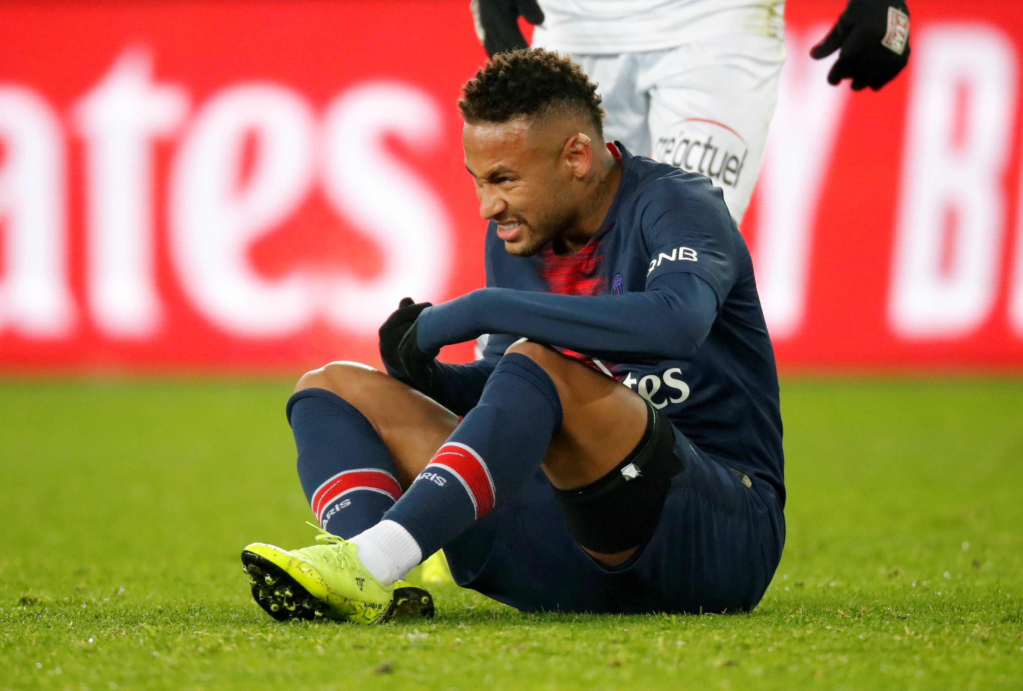 Entrenador del PSG no cree que Neymar llegue al partido contra Manchester United