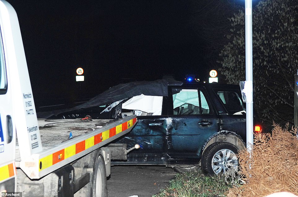 El duque de Edimburgo sale ileso de un accidente automovilístico