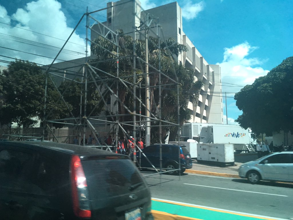 Instalan tarima en el TSJ para juramentación de Maduro #9Ene (Foto)