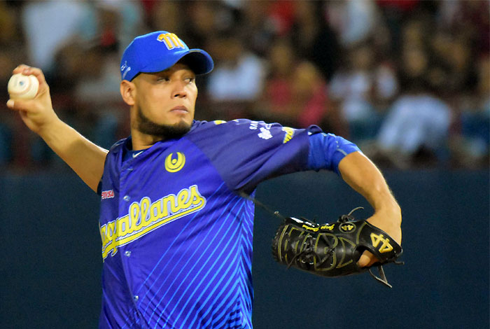 Yohan Pino fue elegido como Pitcher del Año