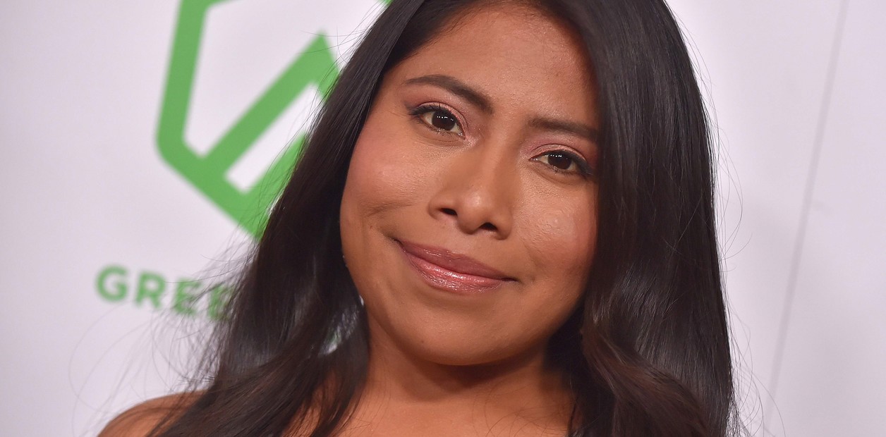 Critican a esta marca por blanquear la piel de Yalitza Aparicio