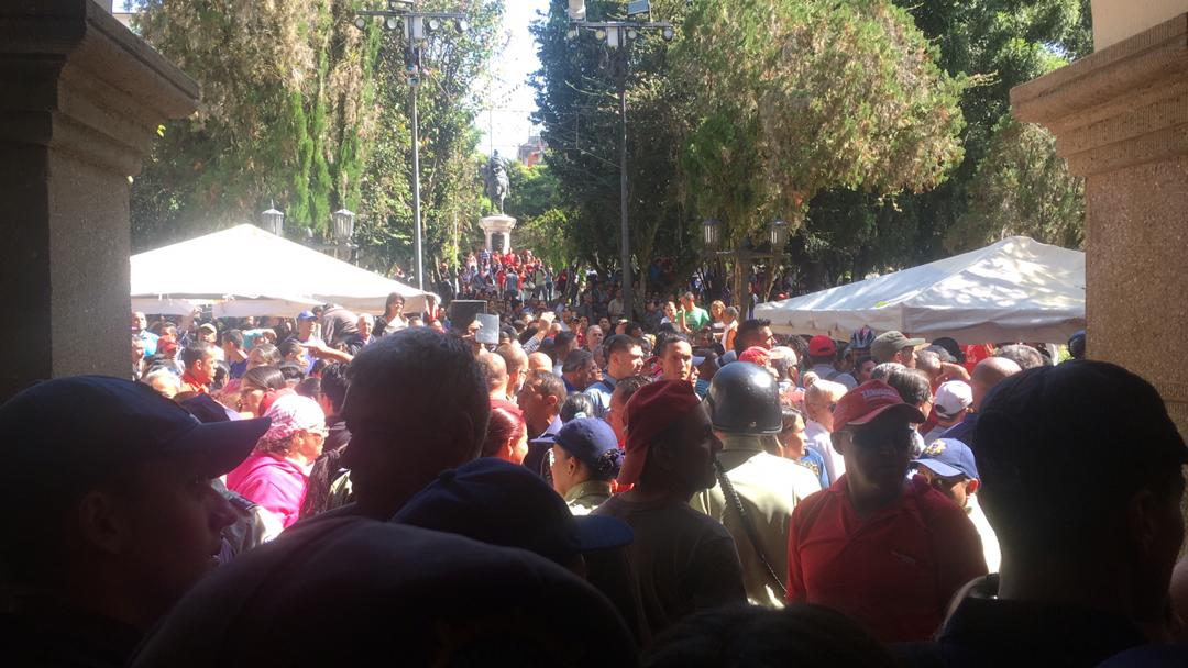 Chavistas agredieron a periodistas durante instalación del Consejo Legislativo en Mérida #17Ene