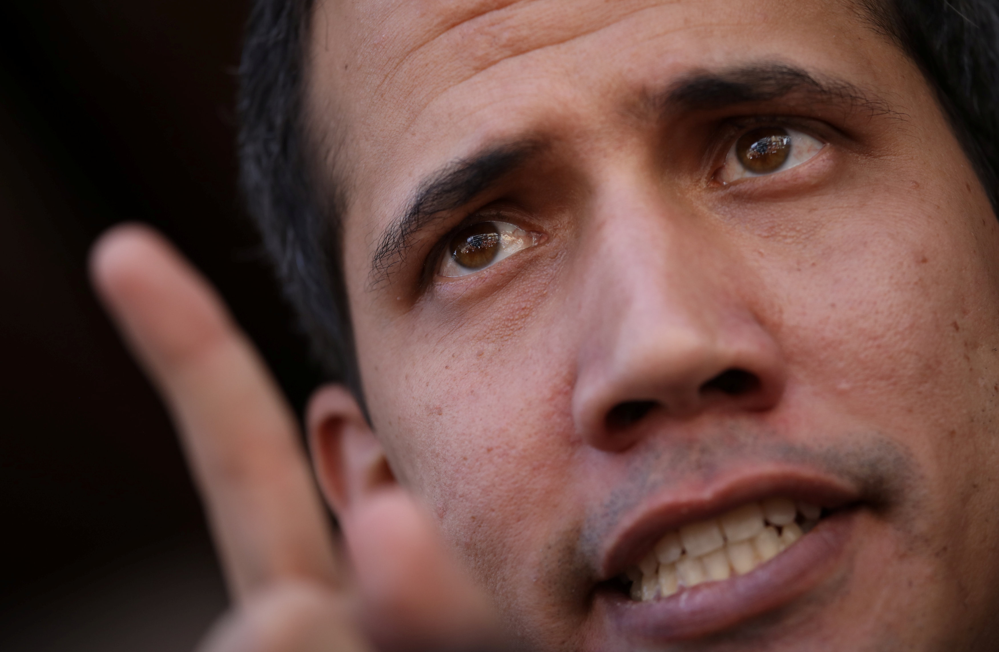 Guaidó denuncia que la abuela de su esposa fue amedrentada por grupos paramilitares