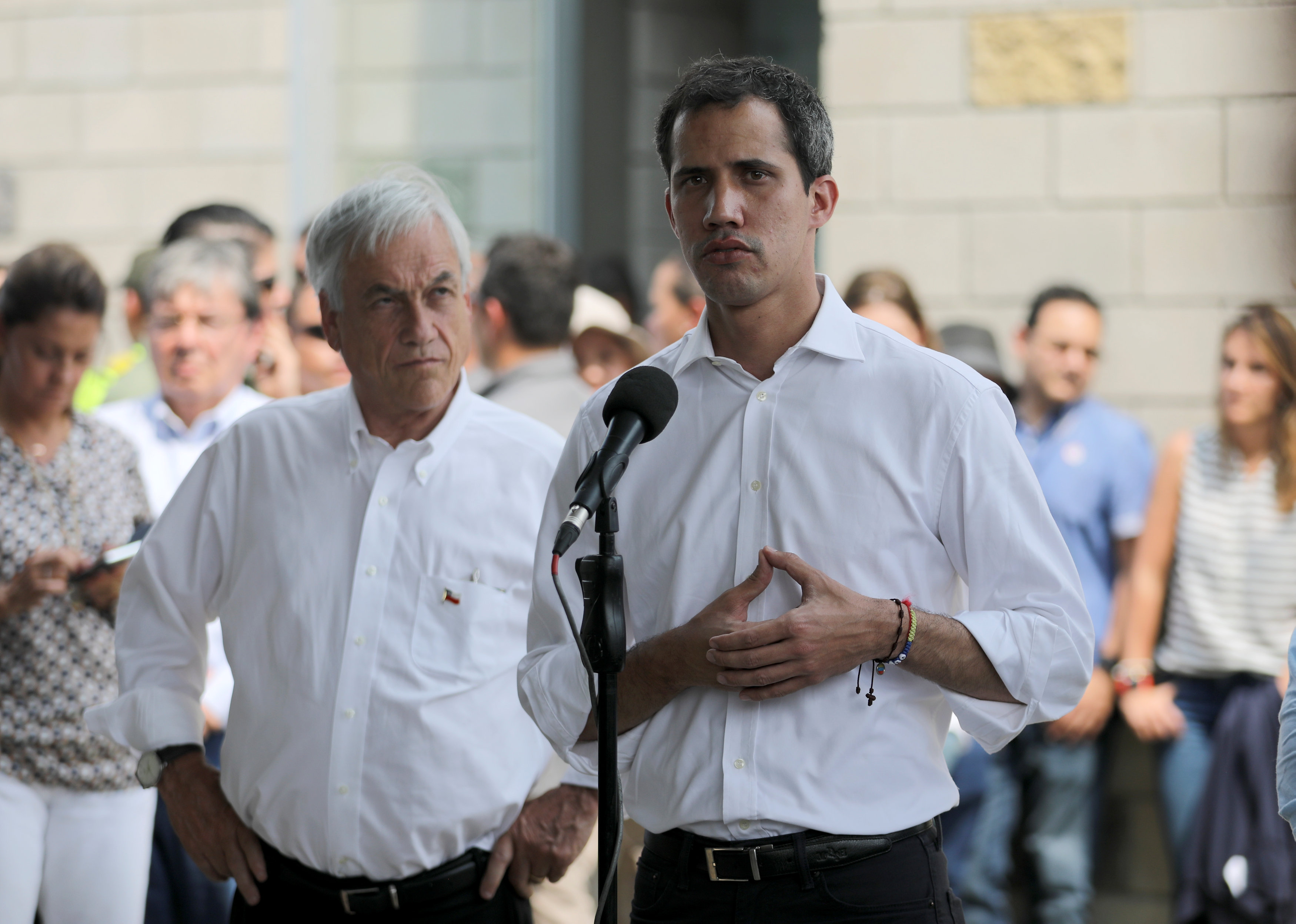 Guaidó dice que regresará al país el fin de semana o el lunes