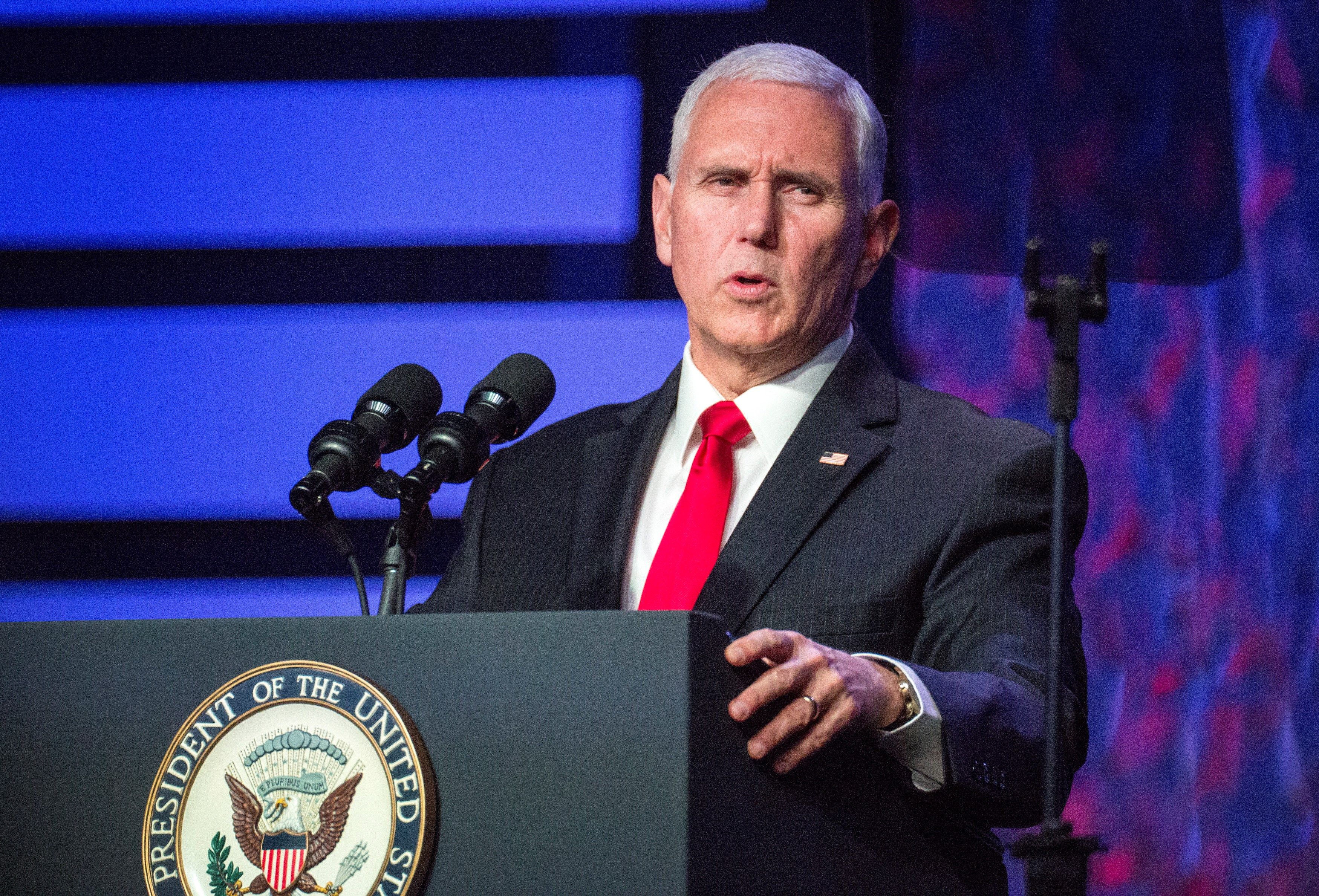 Mike Pence: Por el bien de los venezolanos, Maduro debe irse