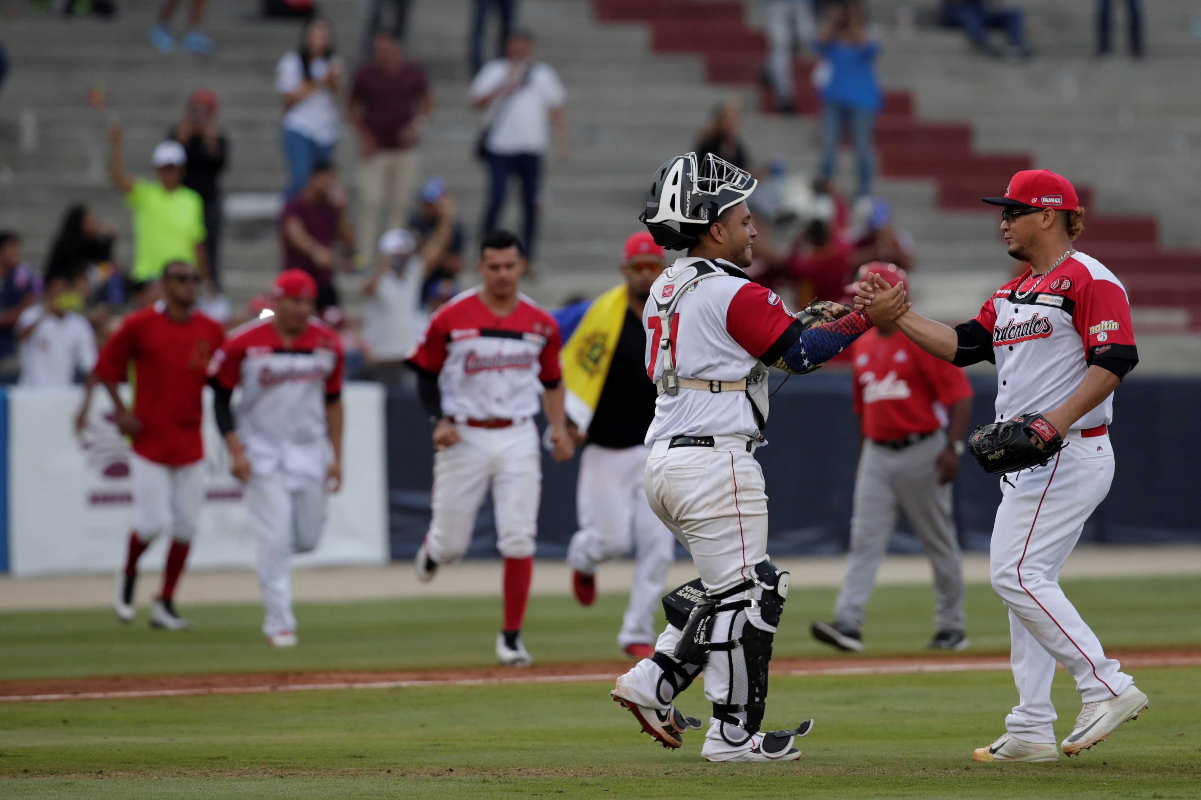 Cardenales blanquearon a Leñadores y mantienen el invicto en la Serie del Caribe