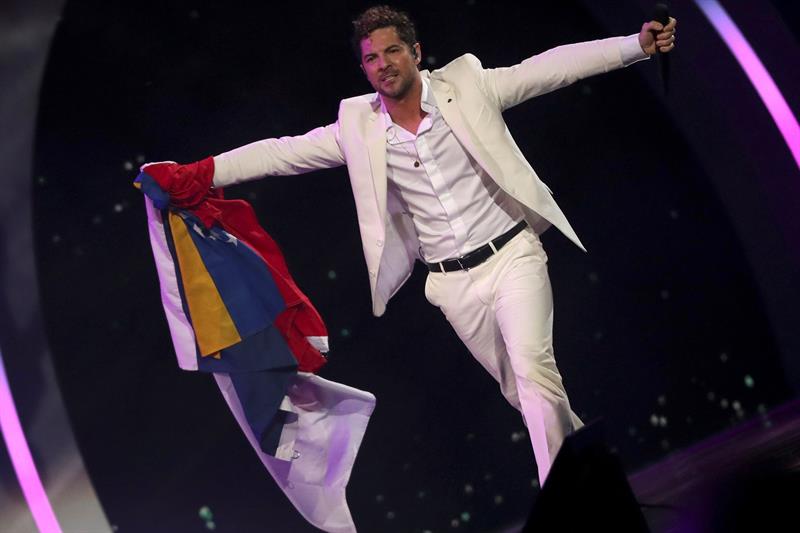 David Bisbal desborda con su rumba en Viña y pide la libertad de Venezuela