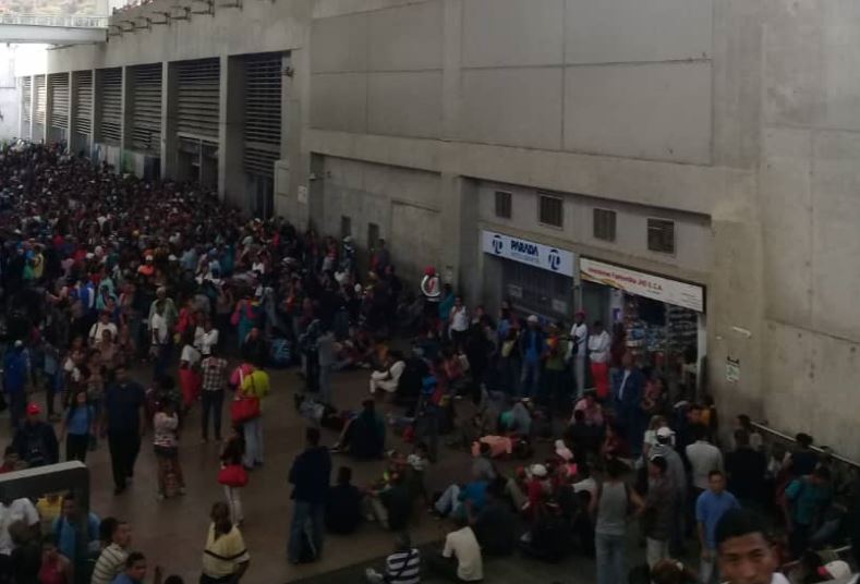 El Ferrocarril de los Valles del Tuy no presta servicio comercial tras masivos bajones eléctricos 