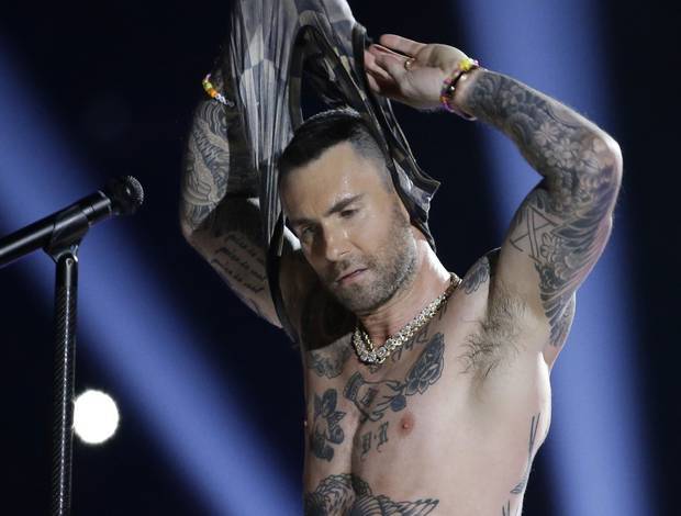 ¡Hay que revivirlo! Las mejores fotos del desnudo de Adam Levine en el Super Bowl LIII