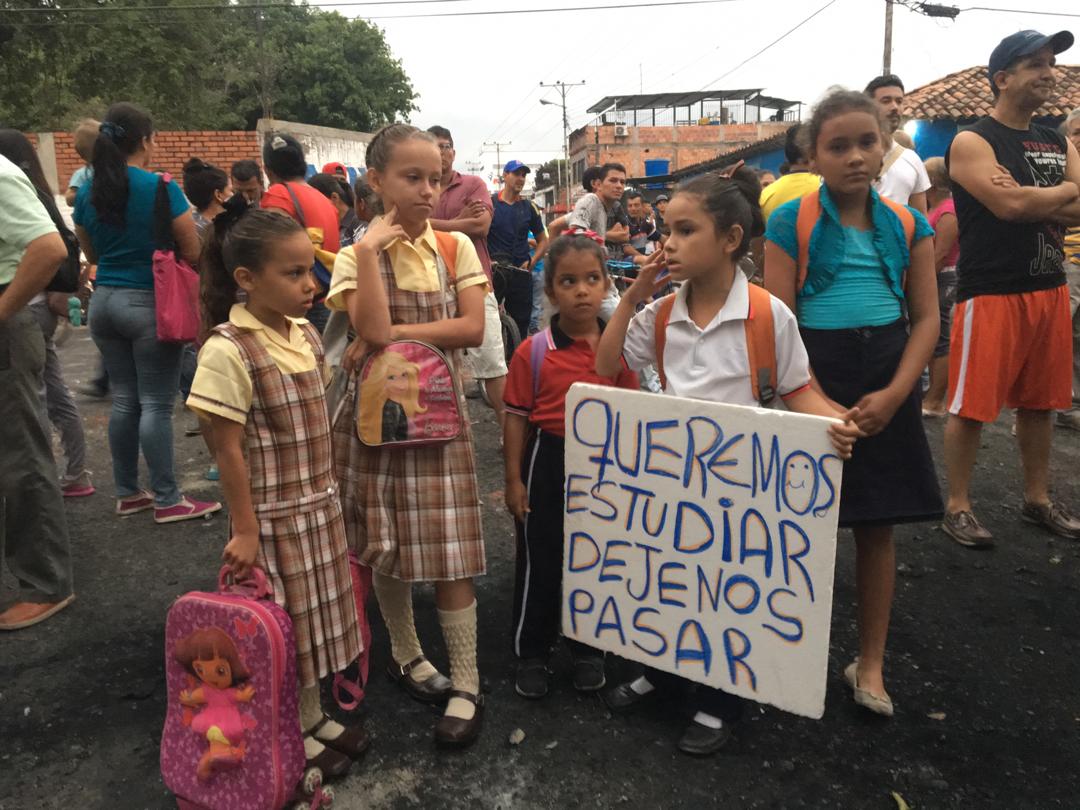 El País: La incompleta tarea de garantizar la educación de los niños venezolanos en Colombia