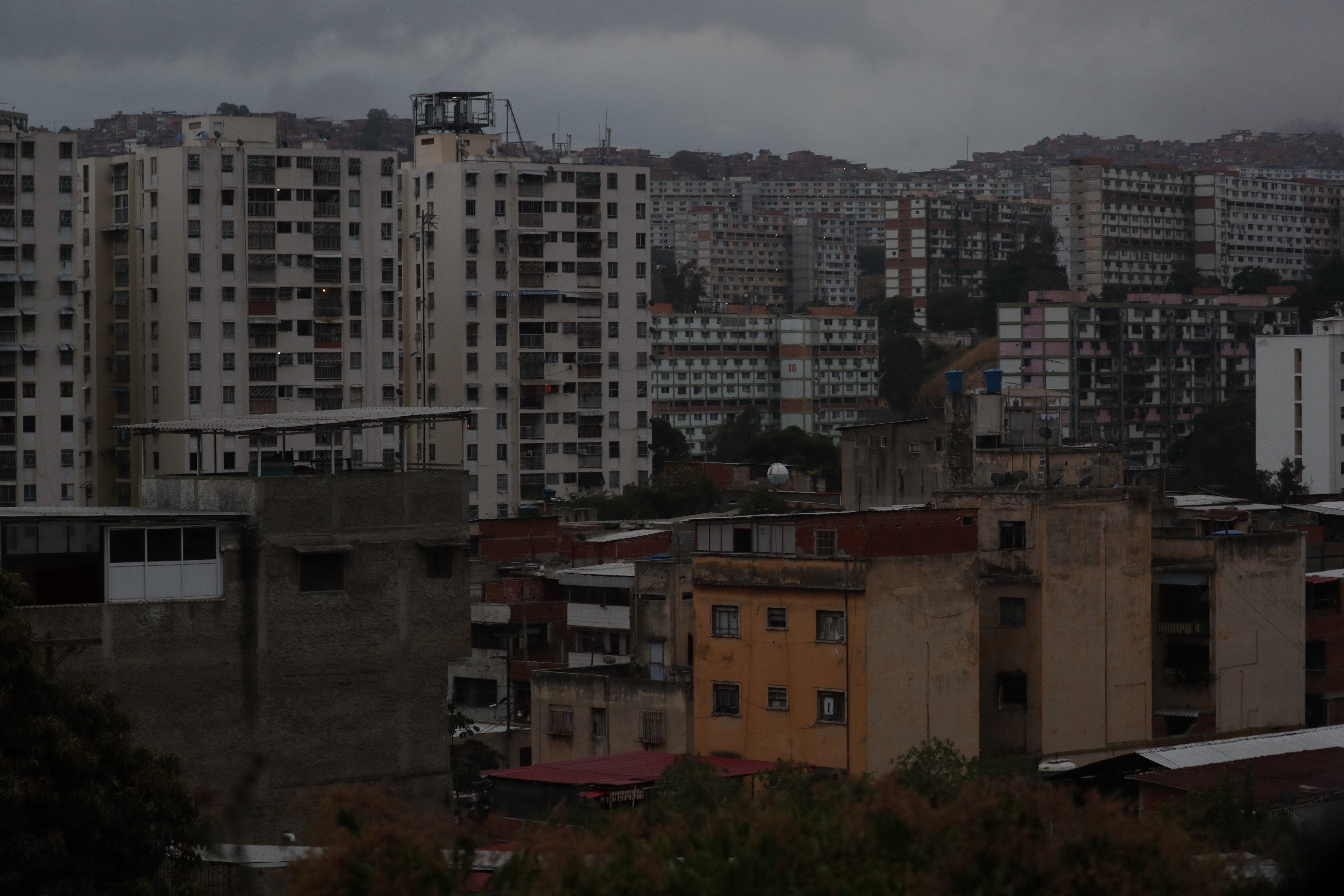 Fuerte bajón de luz se registró en varios estados de Venezuela este #4Ago