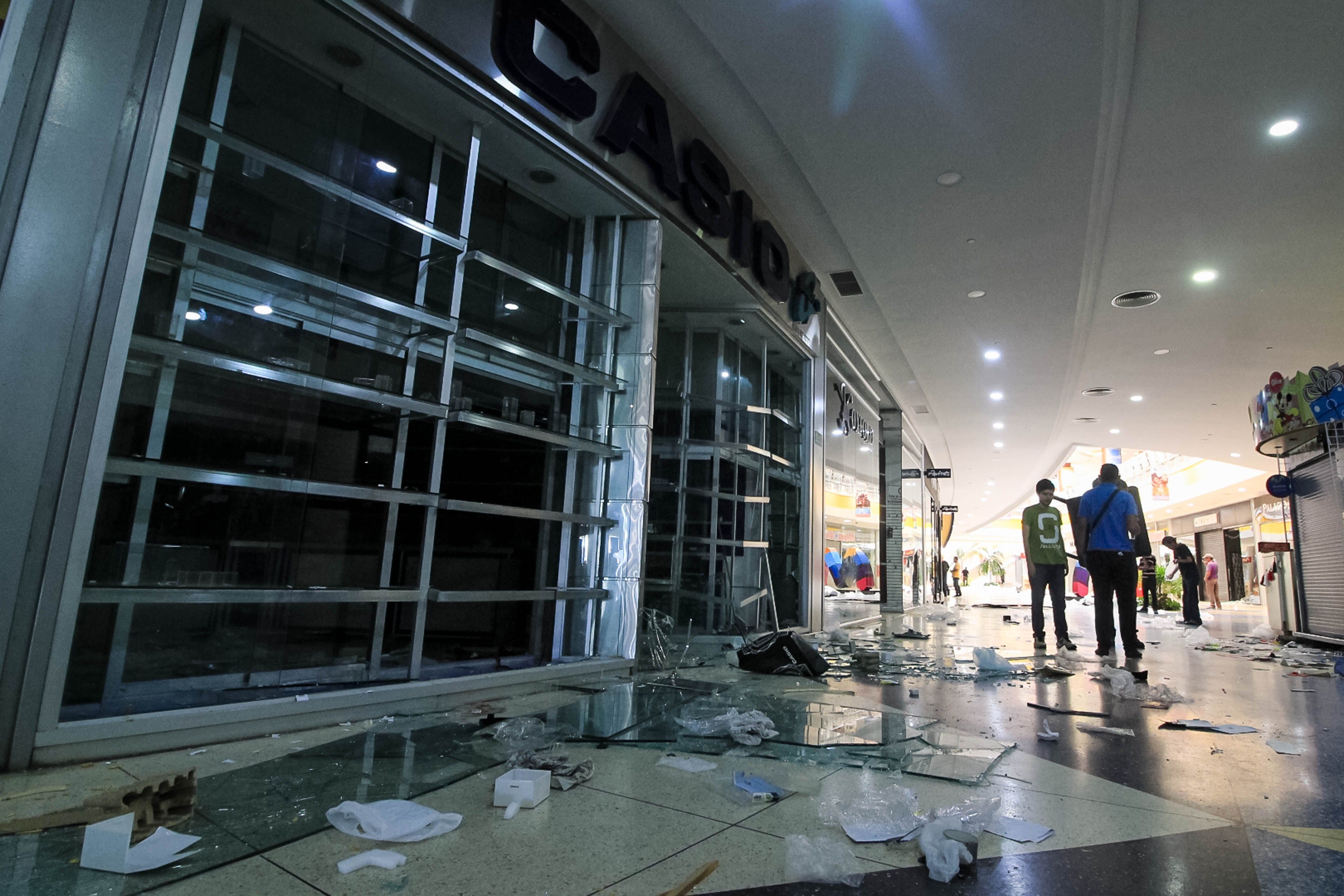 Al menos 570 personas detenidas por vandalismo y saqueo a comercios de Zulia (Fotos)