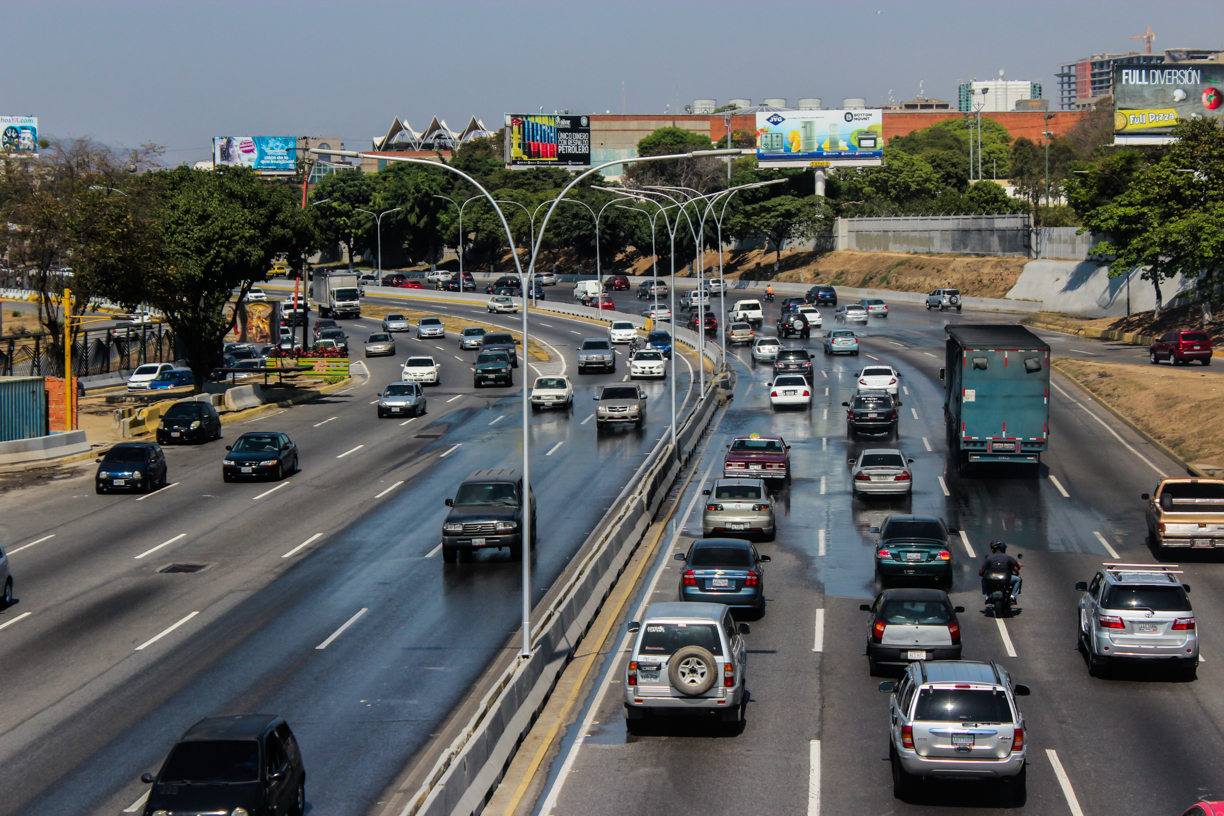 ¡Entérate Érika! Ni la Alcaldía ni el Concejo Municipal de Caracas pueden cambiar nombre a la Francisco Fajardo