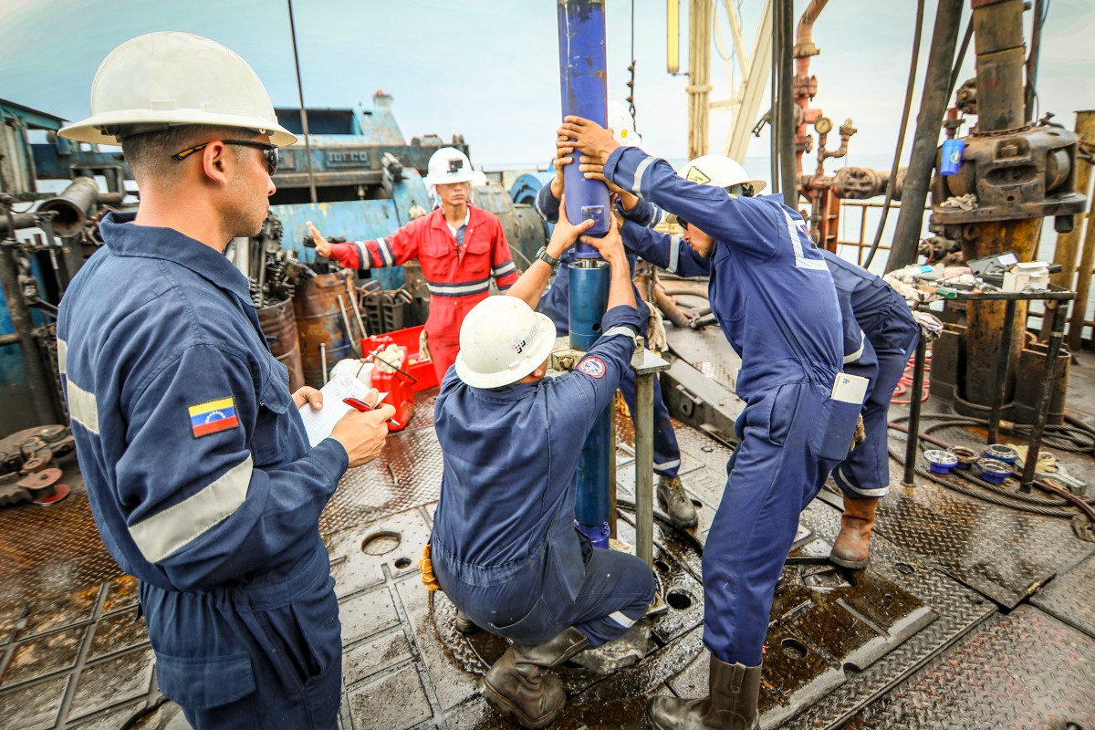 Piratas del Lago de Maracaibo asaltaron a empleados en una gabarra de perforación