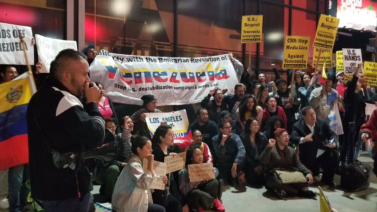 ¡Qué vivo! Desde Hollywood y con dinero de venezolanos, Danny Glover apoya al régimen de Maduro (video)