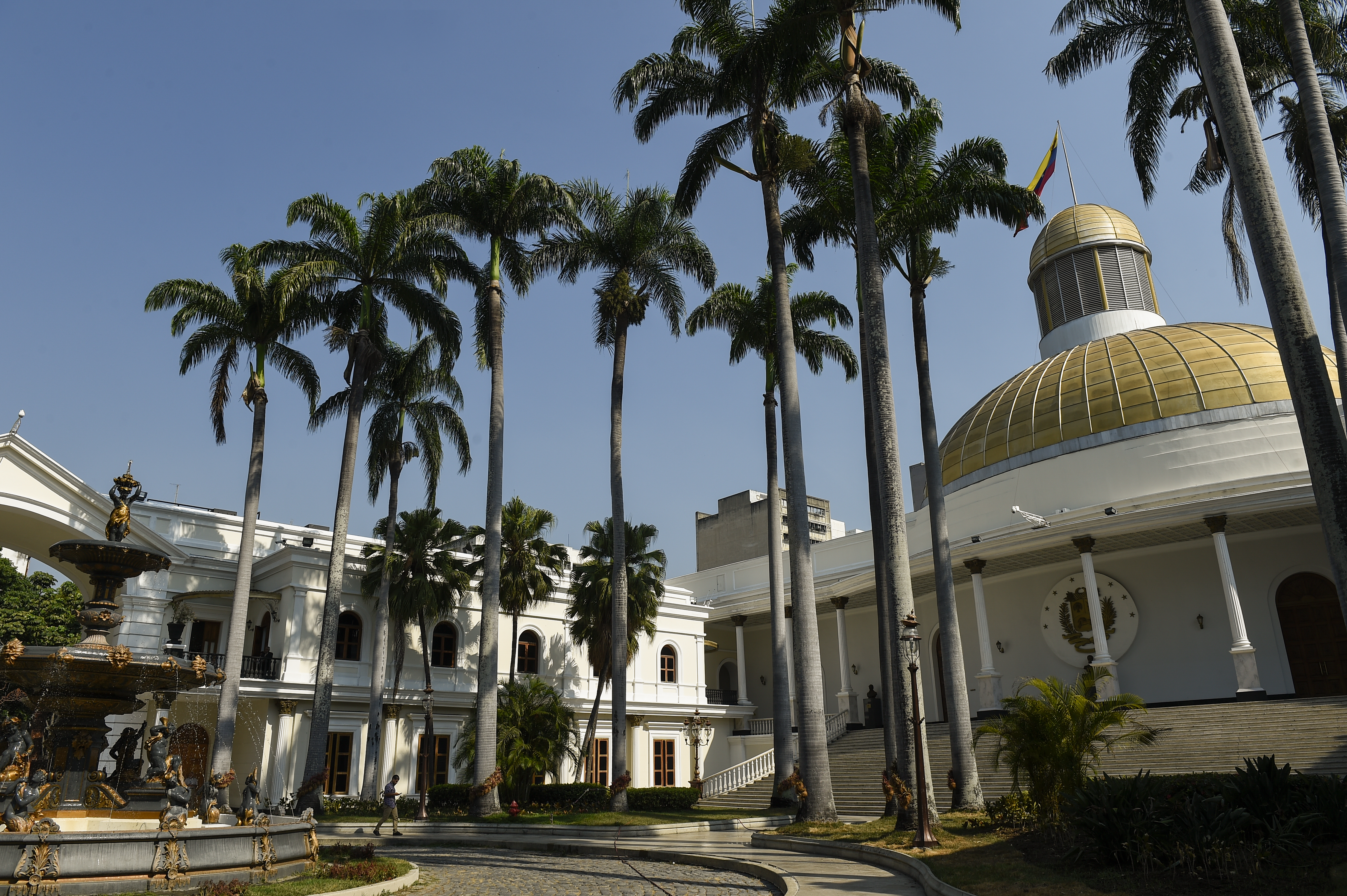 AN sobre el endeudamiento del país: La peor sanción que vive Venezuela es esta dictadura (Videos)