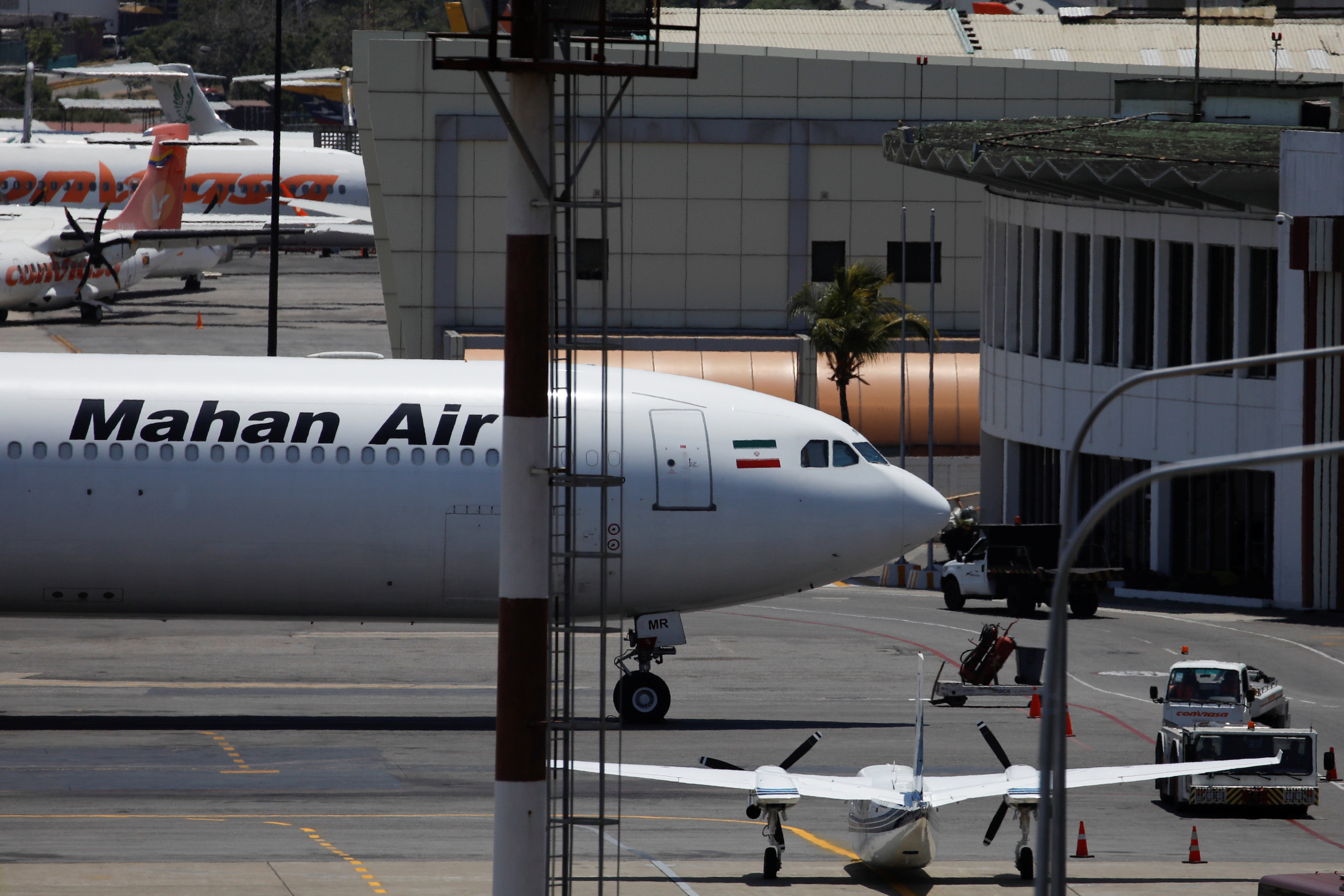 EEUU sancionó a aerolínea iraní ligada al régimen de Maduro por llevarle armas a grupos terroristas