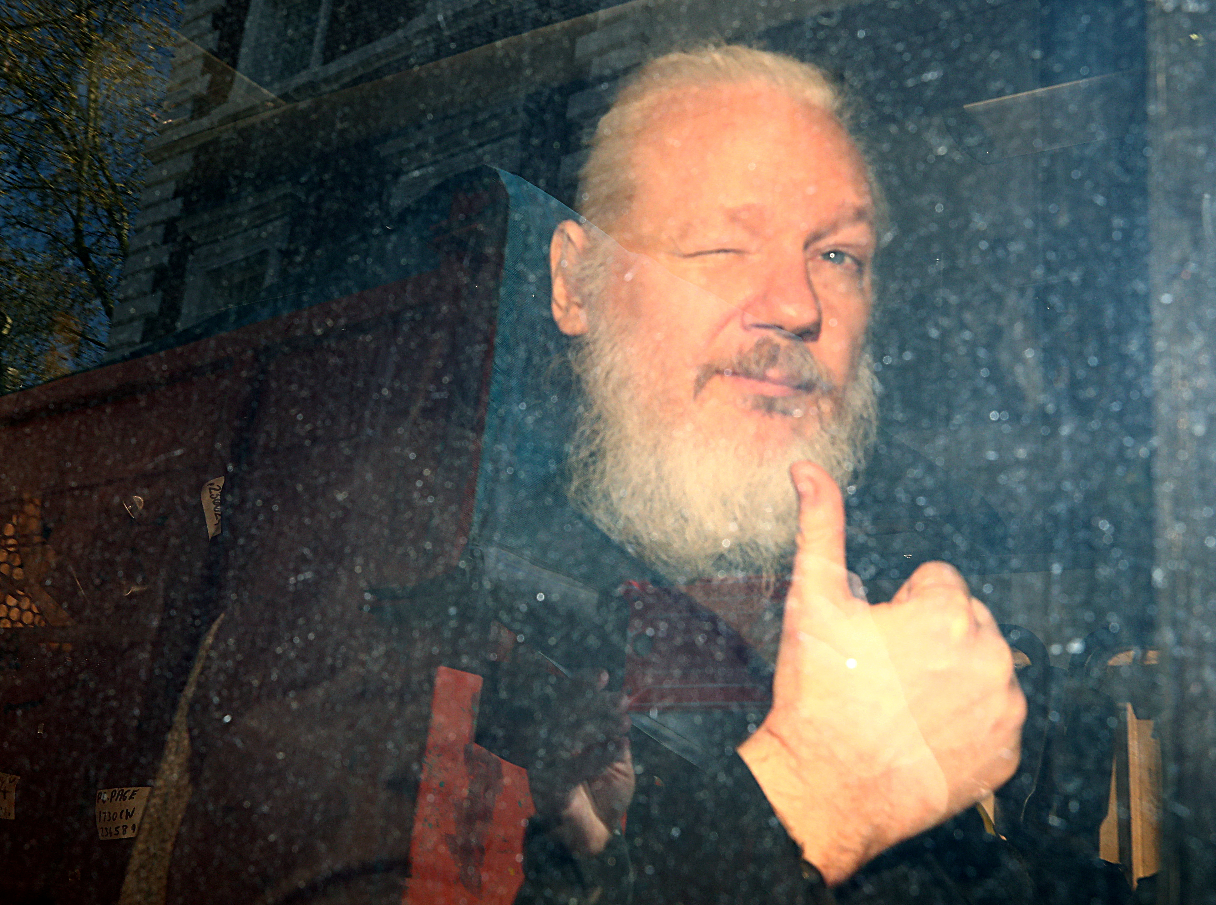 Londres firma la orden de extradición de Julian Assange a Estados Unidos