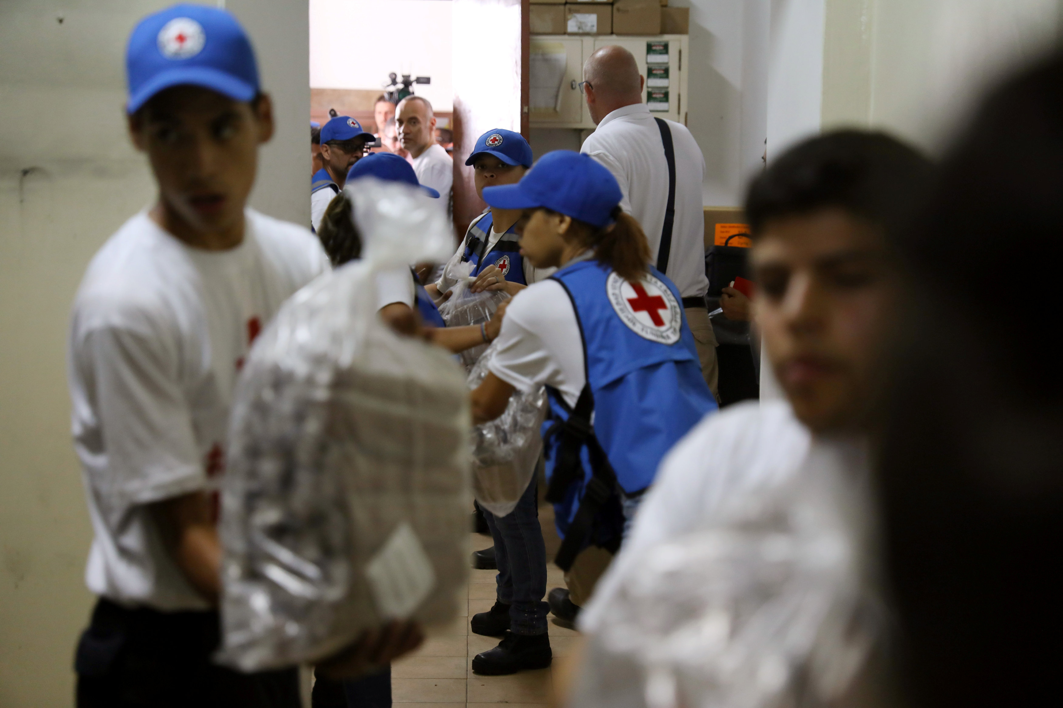 Hospitales reciben ayuda humanitaria de la Cruz Roja INTERNACIONAL (Fotos)