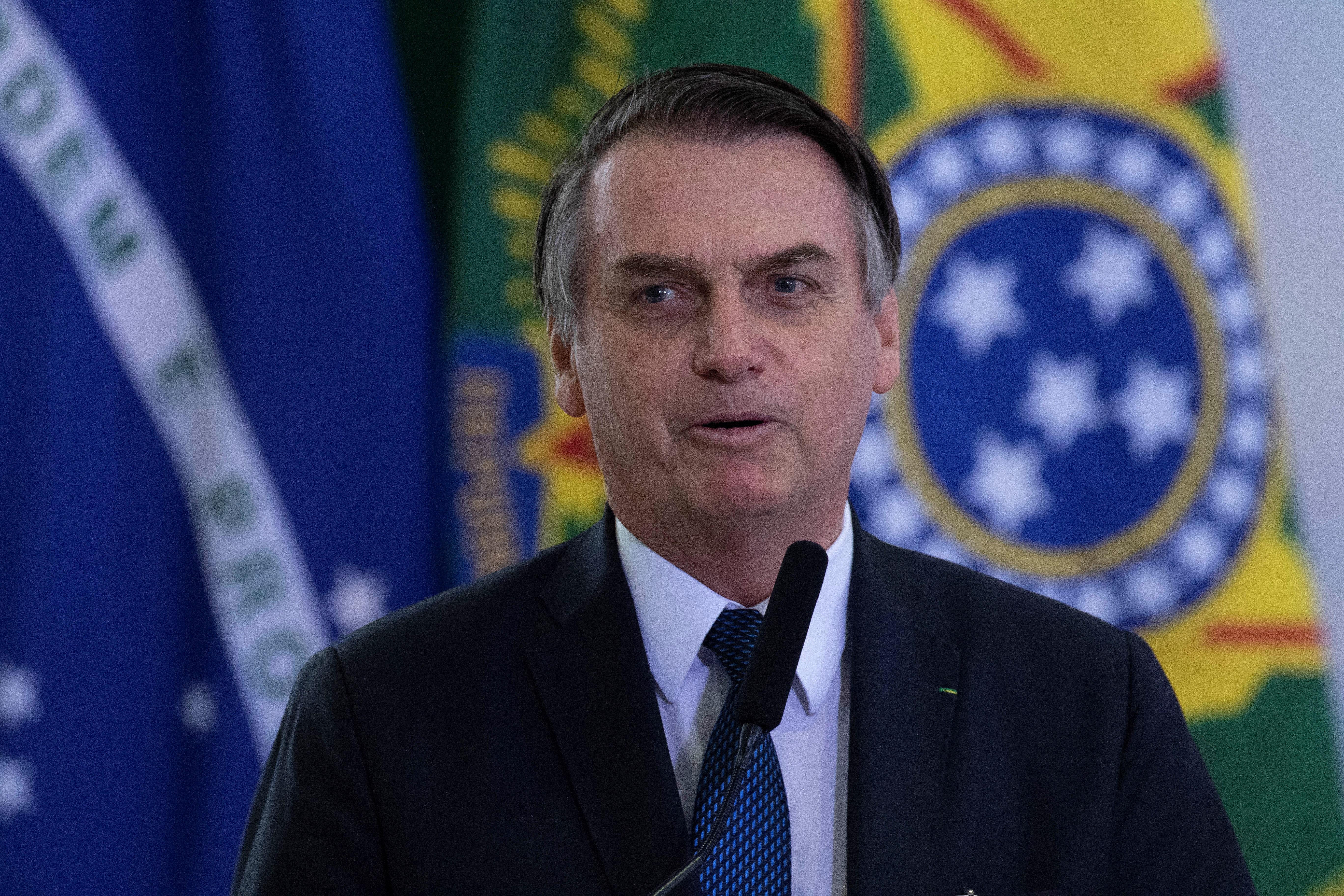 Bolsonaro pagará un aguinaldo a los beneficiarios del programa Bolsa Familia creado por Lula