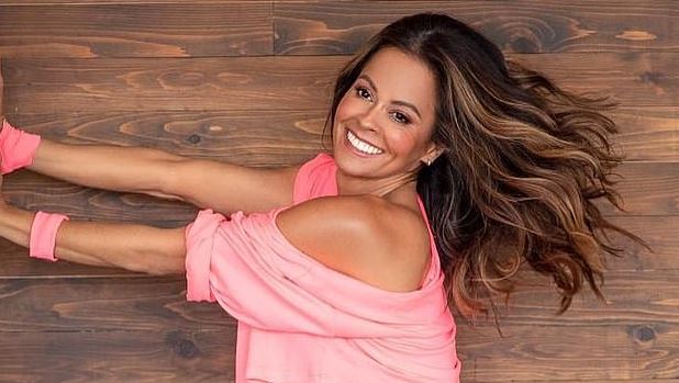 ¿Recuerdas “Wild On” y a su presentadora Brooke Burke?… mira lo divina que sigue a sus 47 con este semi desnudo