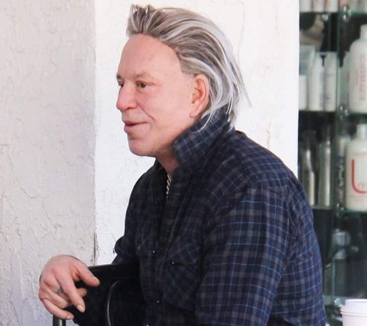 Lo logró… Mickey Rourke por fin se transformó en un muñeco de cera viviente (LA FOTO)