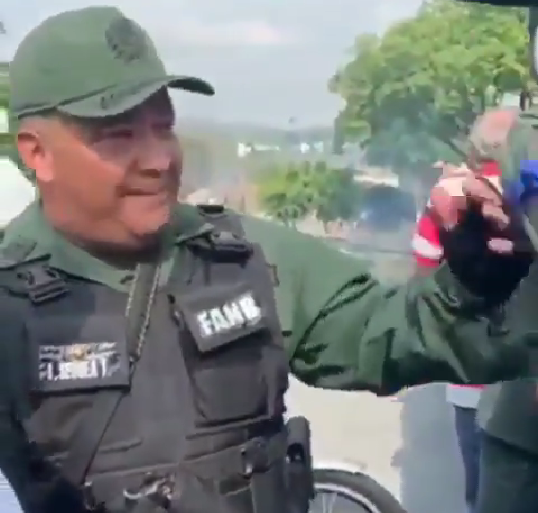 Un valiente GNB con el pueblo: Para que acaben con la ilusión tendrán que pasar sobre nosotros (VIDEO)