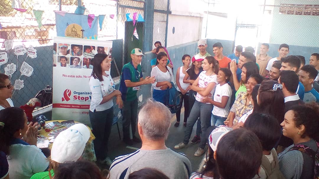 StopVIH concientiza a jóvenes del Instituto Universitario Insular sobre VIH y otras ITS