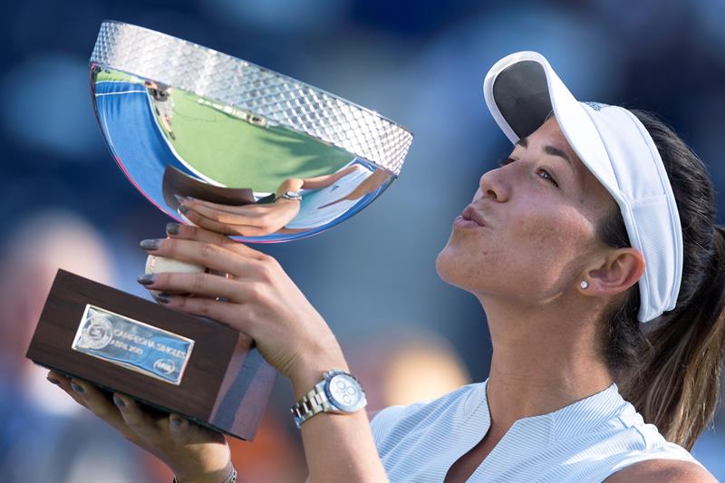 Muguruza repite título en Monterrey tras la retirada por lesión de Azarenka