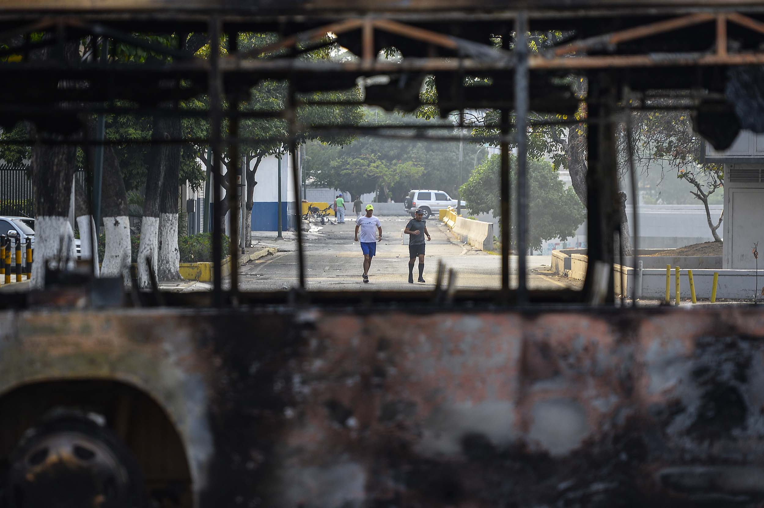 Caracas, el día después de la represión chavista y violentos disturbios (FOTOS)