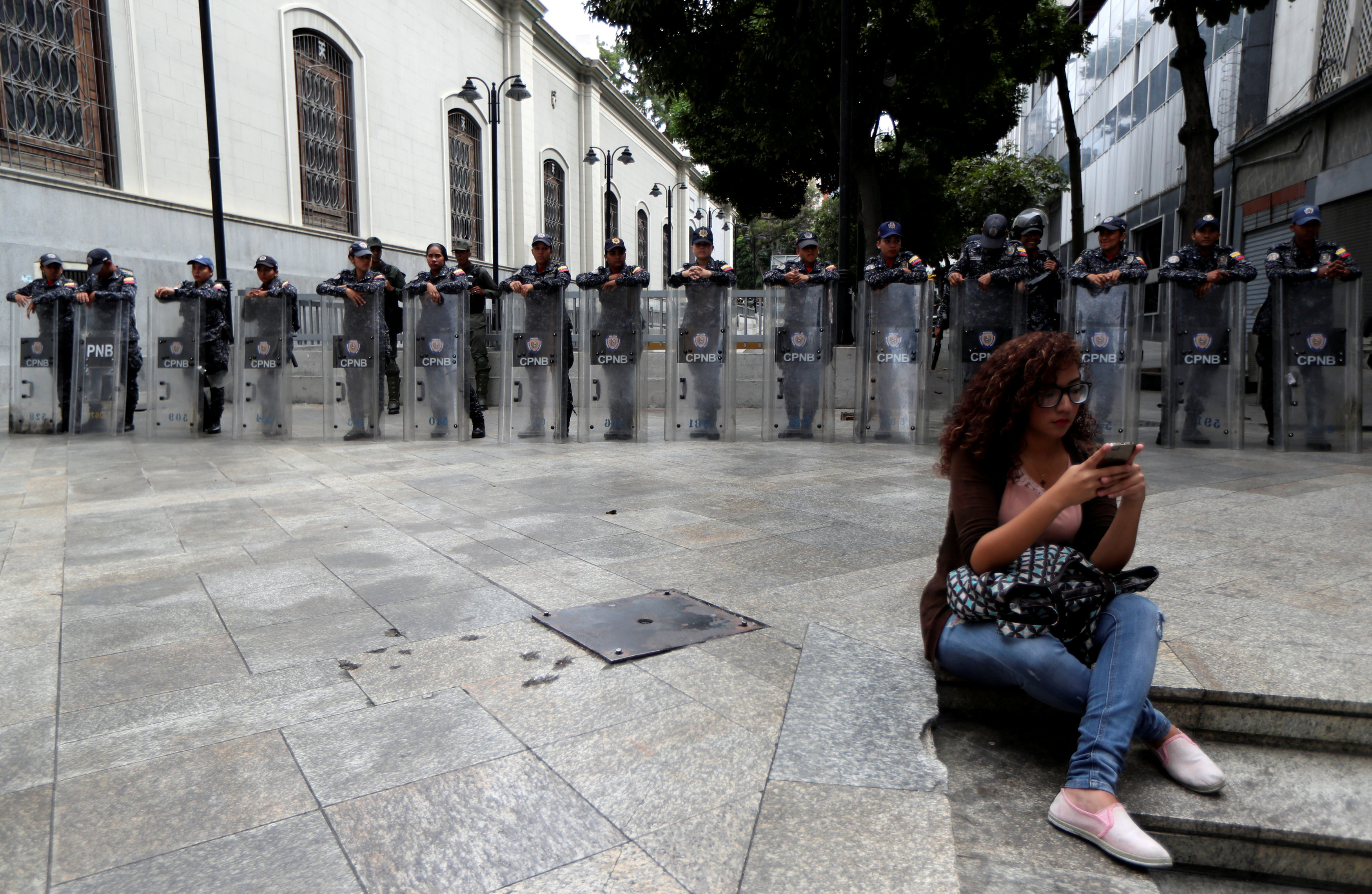 Sntp denuncia que GNB en los alrededores de la AN amenaza “con ganchos” a periodistas #15May