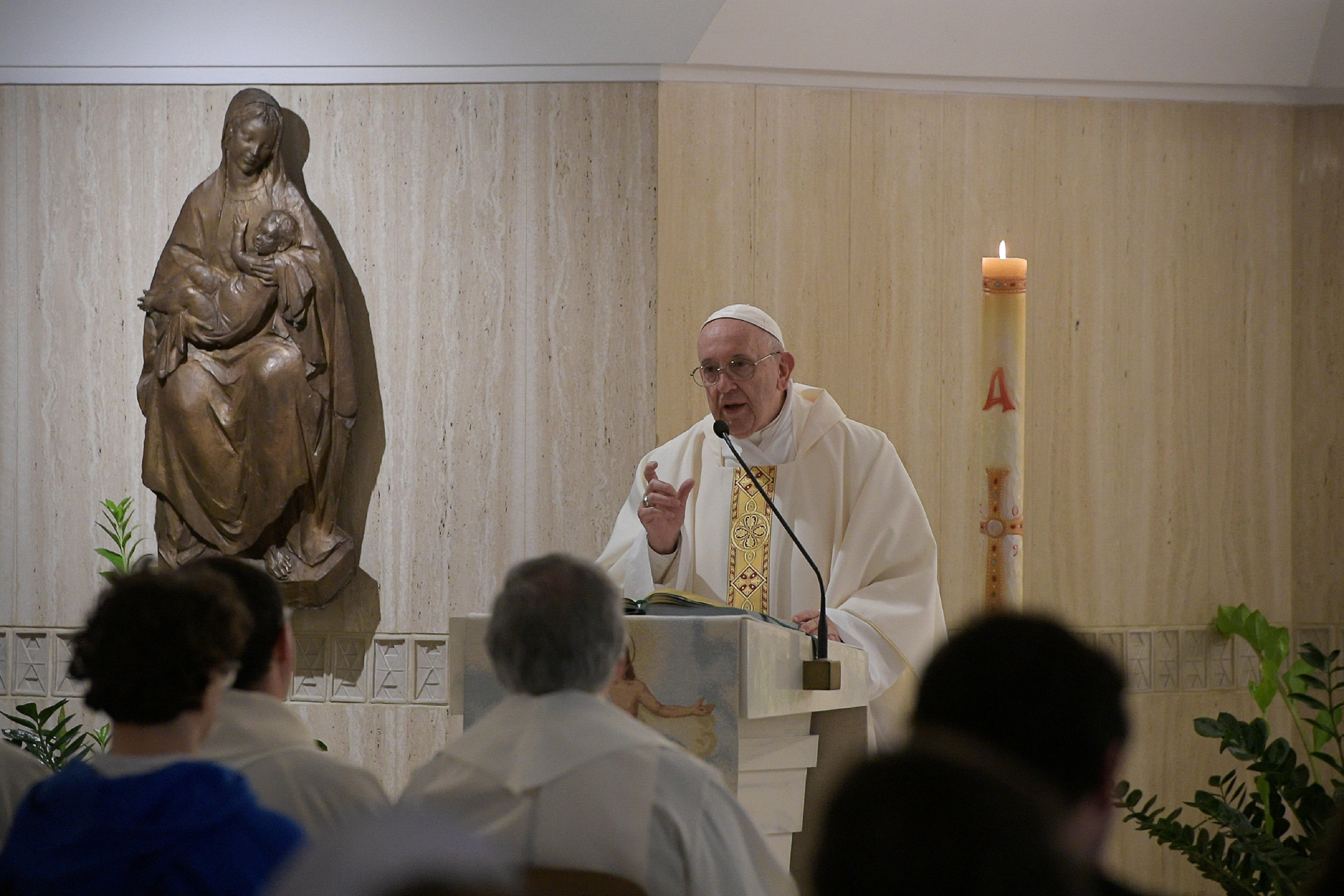 “A mí me suena mal”, dice el Papa sobre pactar con narco para calmar violencia en México