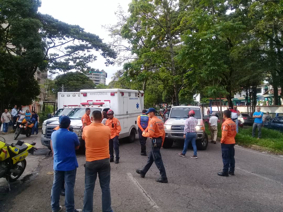 Hasta las ambulancias tienen que hacer la mega cola para echar gasolina en Táchira (FOTO) #15May