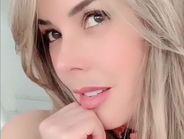 Vas a querer quedarte en casa con ella cuando la veas: La sensual foto de Roxana Díaz en cuarentena