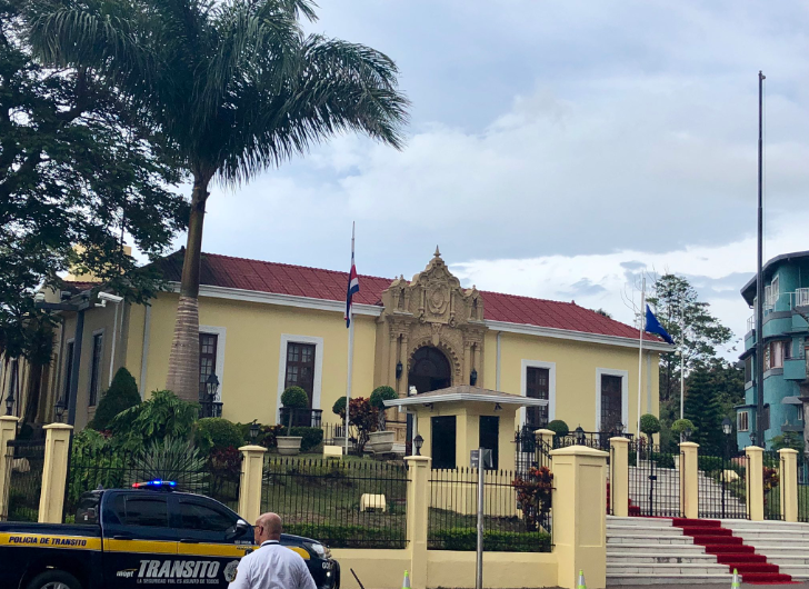 Protestan en la cancillería de Costa Rica antes de la reunión del Grupo de Contacto (Video)