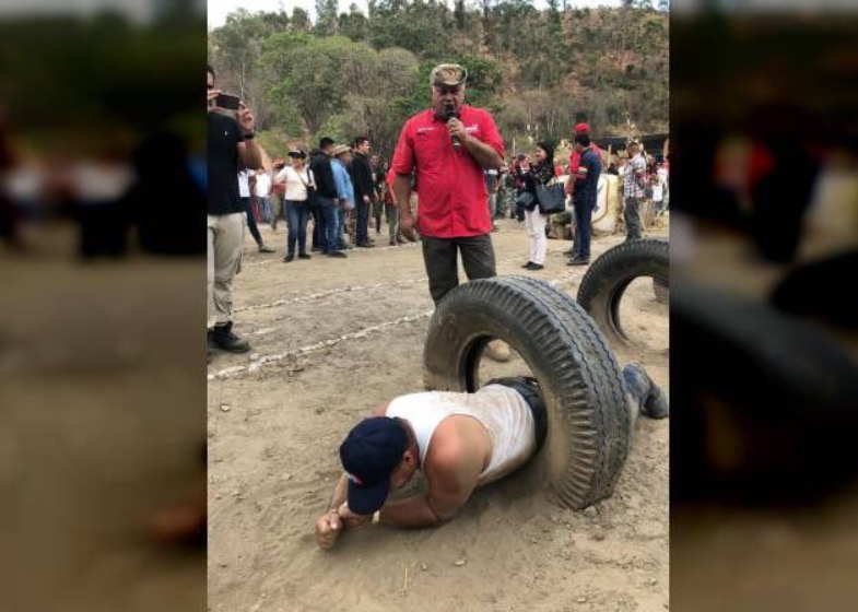 La FOTO: Colectivo saborea la tierra mientras Diosdado, relajado, le anima a “entrenar”