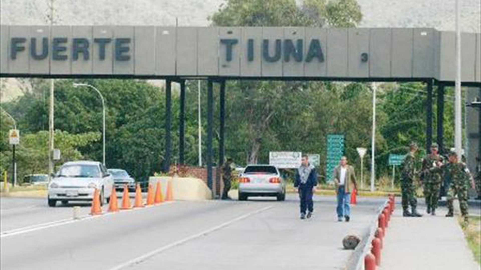 El brutal trato de la Dgcim contra tres generales detenidos en Fuerte Tiuna