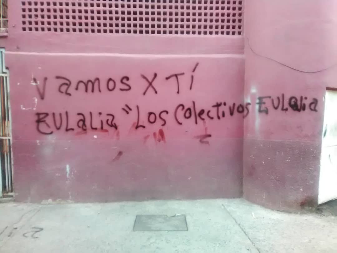 La casa de la diputada Milagros Eulate amaneció pintada con mensajes amenazantes