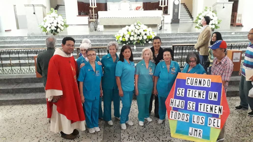 El señor del papagayo envía un emotivo mensaje desde la misa por los niños del JM de los Ríos #5Jun (FOTO)