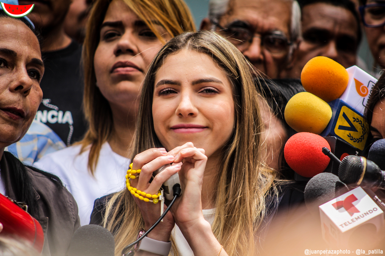 Fabiana Rosales se solidarizó con la lucha de los educadores por sus derechos