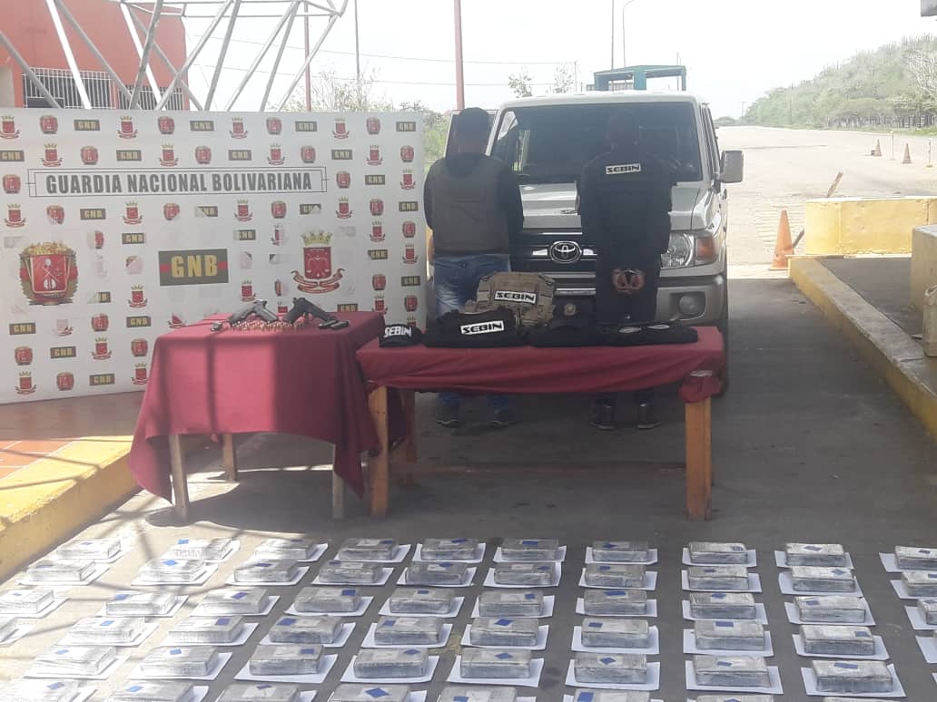 Incautan 90 panelas de cocaína dentro de una patrulla del Sebin en Falcón