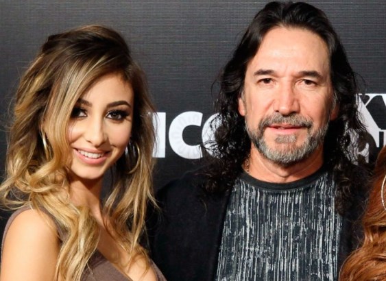 Hija de Marco Antonio Solís presumió su “pechonalidad” en plena playa (FOTOS)