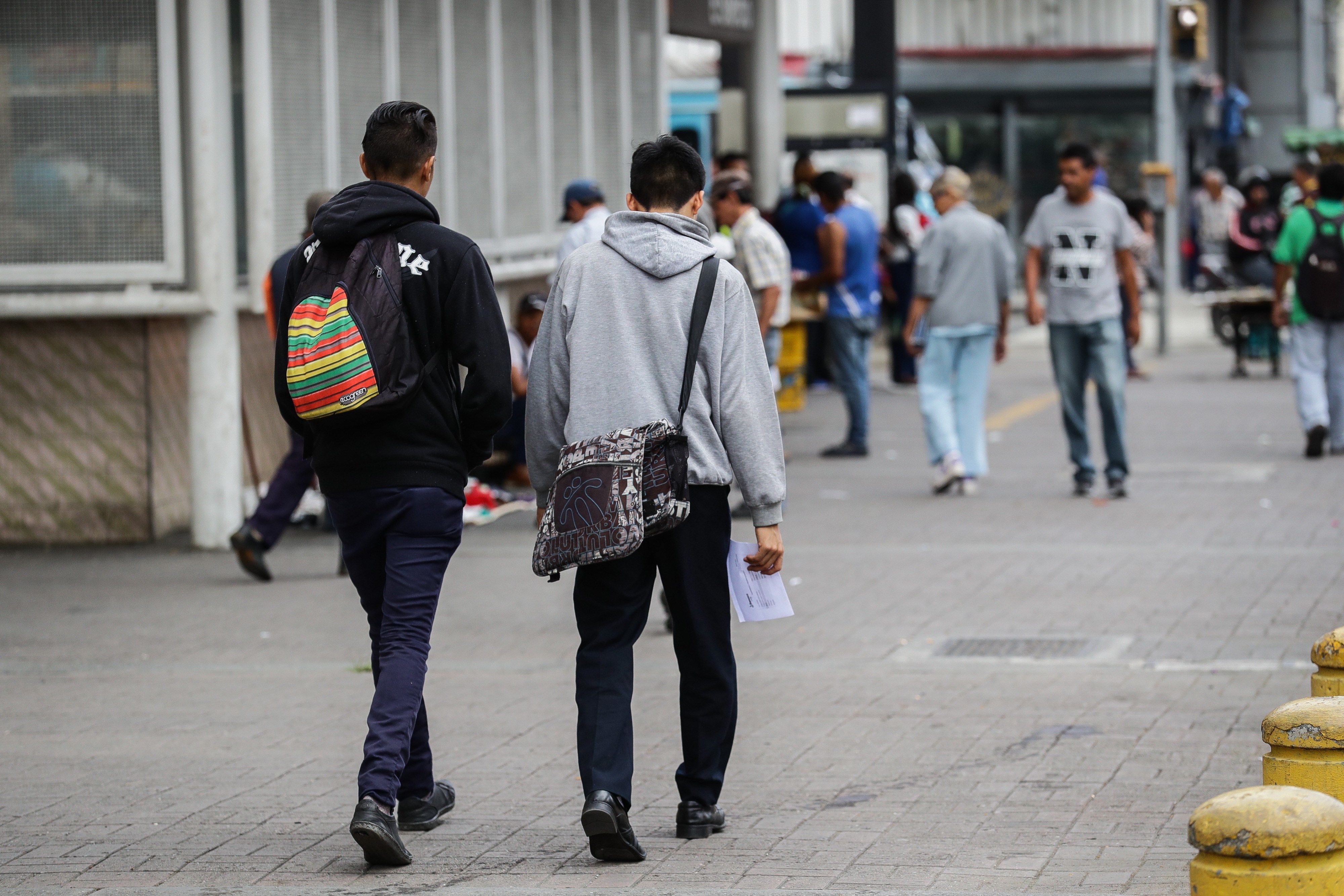 Maduro ordenó regreso de las actividades escolares tras paso del ciclón tropical