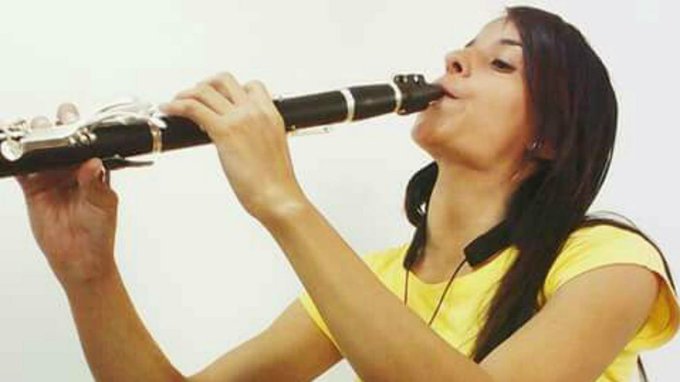 EN VIDEO: Así fue recibida por su familia la clarinetista Karen Palacios tras su excarcelación del Inof