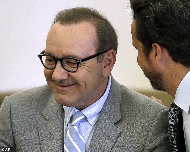 Retiran demanda contra el actor Kevin Spacey por acoso sexual